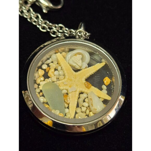 Hawai'i Memory Beach Locket Starfish, Sandra, Sea Glass Silvertone - Picture 1 of 4